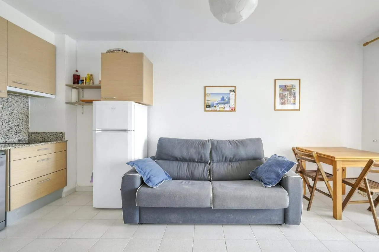 Comfortable Apartment With Sea View And Pool In Llanca 30 M² إسبانيا